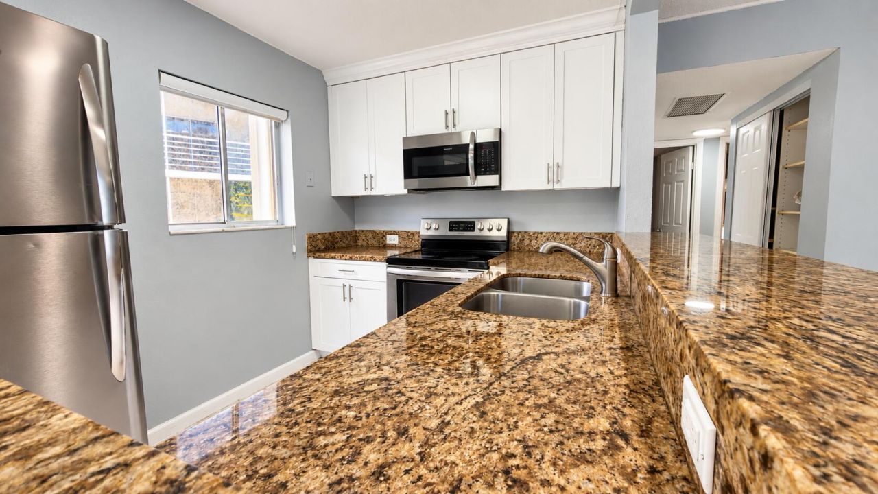 2000 Springdale Boulevard, Unit 201, Palm Springs, FL 33461 Photo