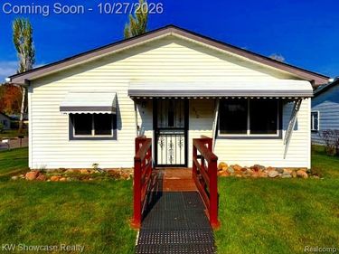 372 W Columbia Avenue W, Pontiac, Mi 48340