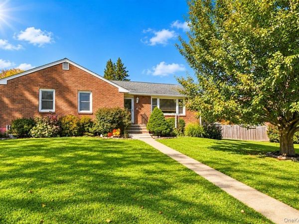 8 Mark Street , New Windsor, NY 12553