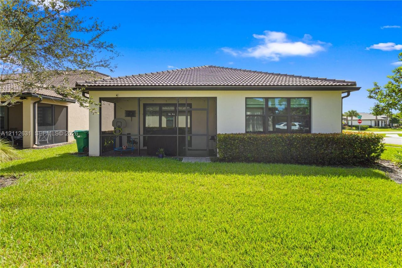8257 NW 79th Ave, Tamarac, FL 33321 Photo