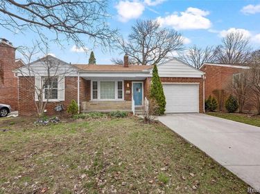 20437 Damman Street , Harper Woods, Mi 48225