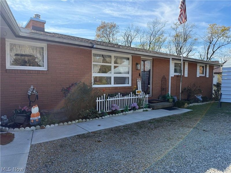 2074 Newark Road, Zanesville, OH 43701 Photo 2