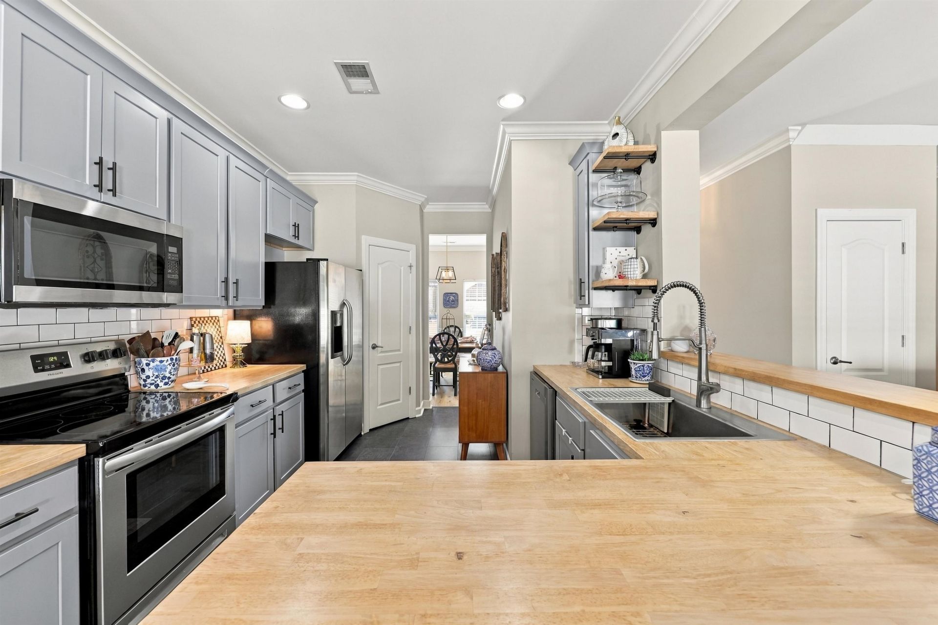 1388 Brighton Ave.  Photo 12