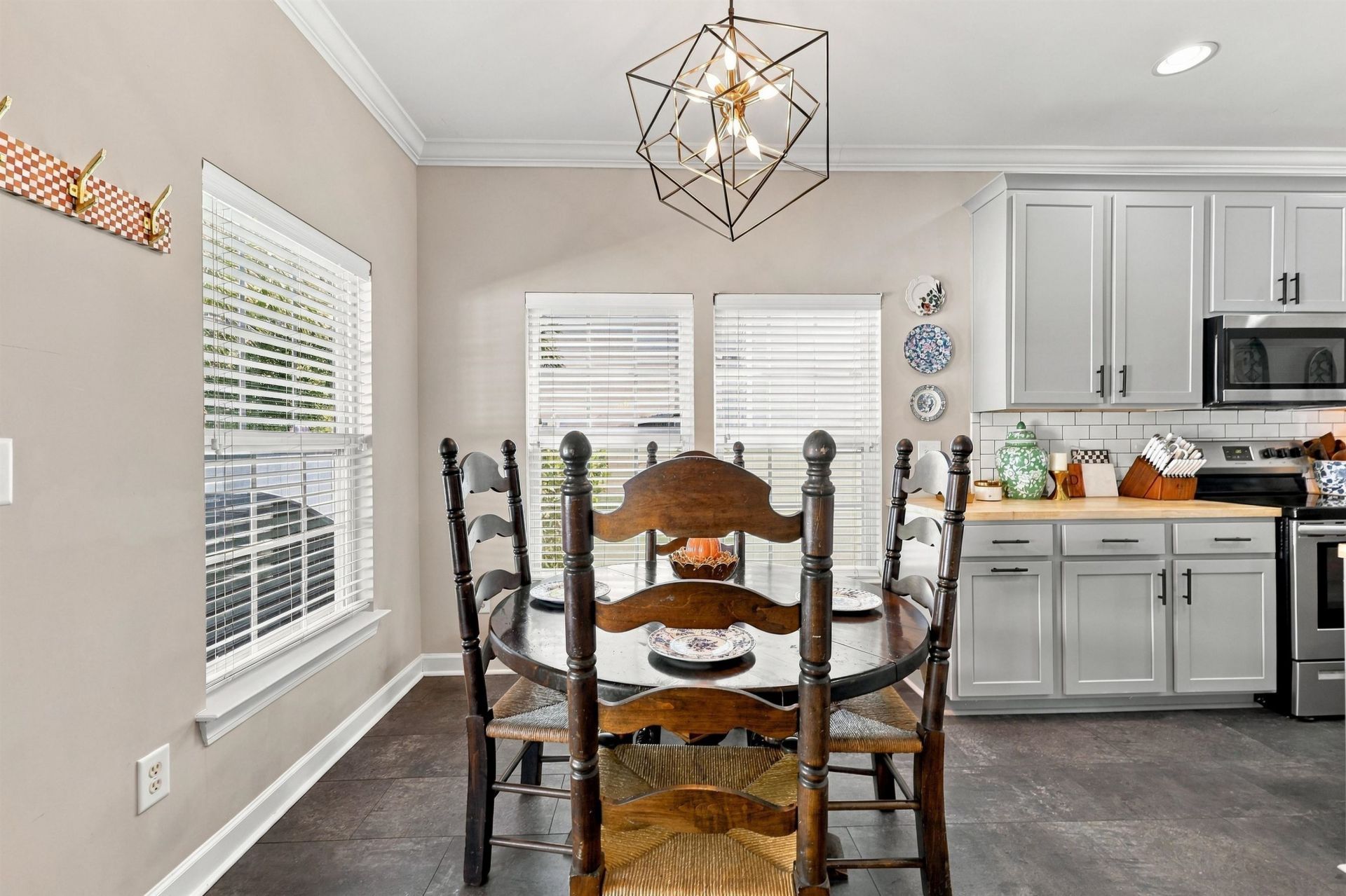 1388 Brighton Ave.  Photo 13