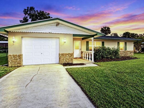7802 Santana Avenue, Fort Pierce, FL 34951