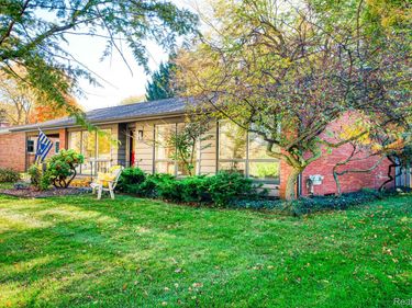 726 Devonshire Road, Fowlerville Village, Mi 48836