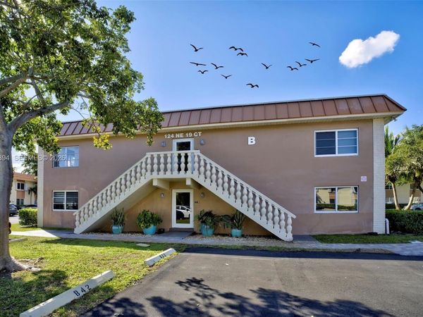 124 NE 19th Ct, Unit 108B, Wilton Manors, FL 33305