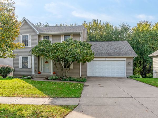 2031 W 57th Street , Davenport, IA 52806