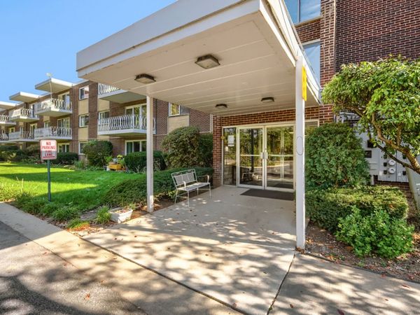 200 Deborah Lane , Unit 6B, Wheeling, IL 60090