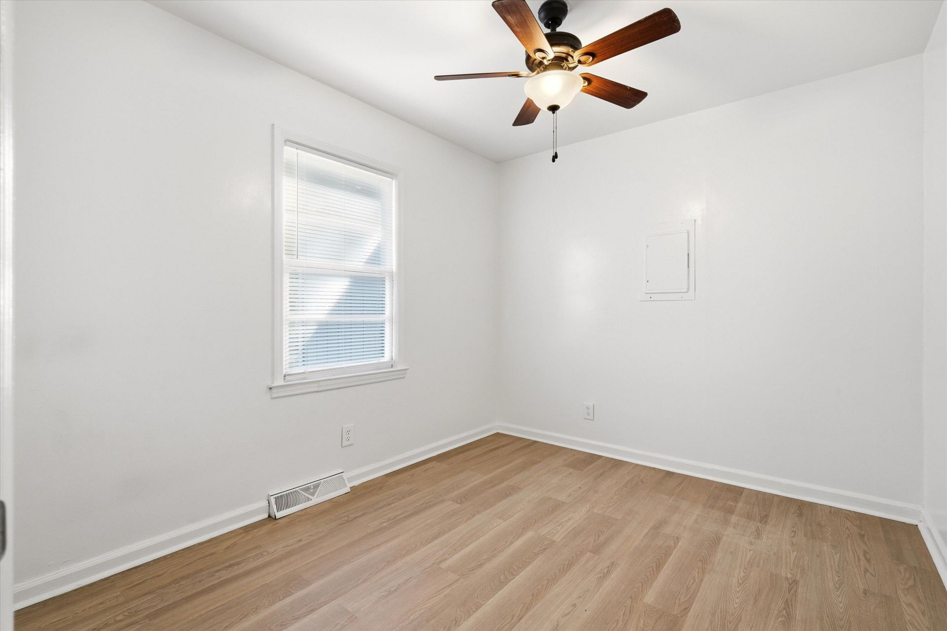 304 Mary Scott Drive Photo 19