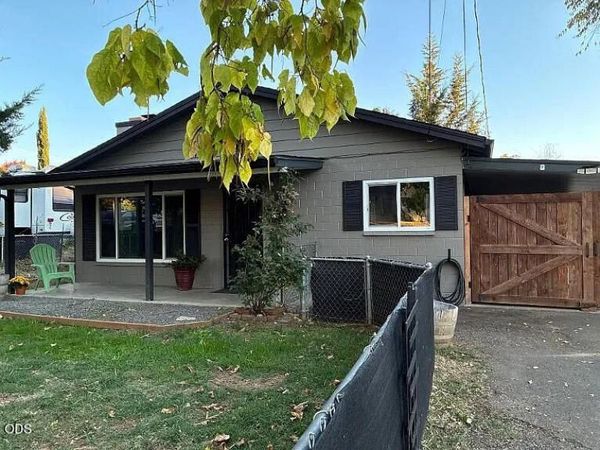 1029 NE Madrone Street, Grants Pass, OR 97526