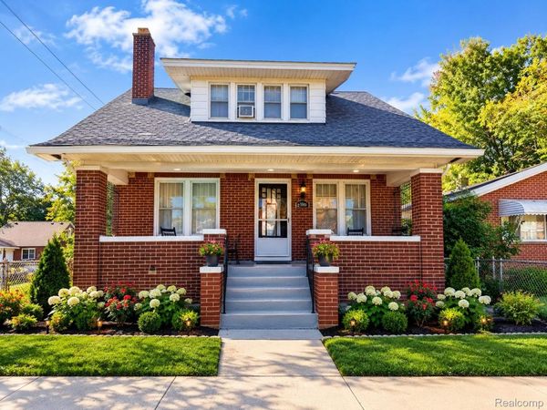 21003 Albany Avenue , Warren, Mi 48091