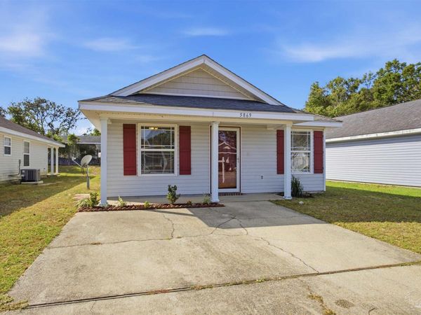 5869 Bilek Dr, Pensacola, FL 32526