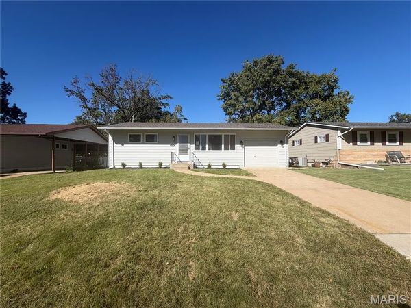 11367 Ranger Drive , St Louis, MO 63128