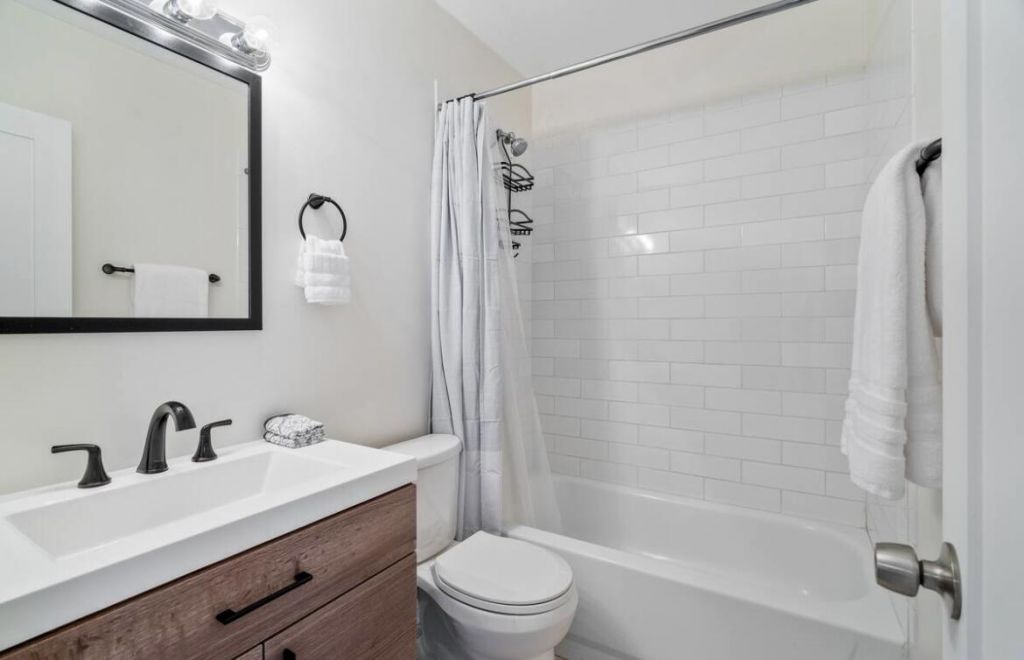 333 SE Martin Avenue, Unit 1-I, Stuart, FL 34996 Photo