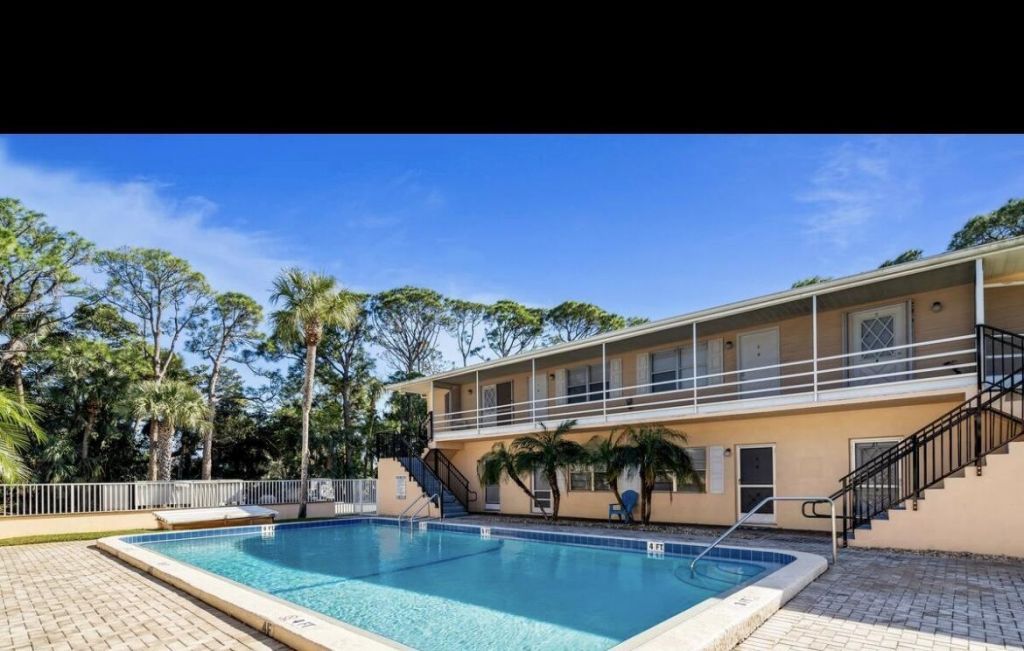 333 SE Martin Avenue, Unit 1-I, Stuart, FL 34996 Photo