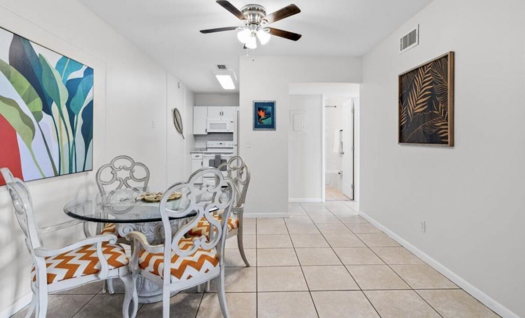 333 SE Martin Avenue, Unit 1-I, Stuart, FL 34996 Photo