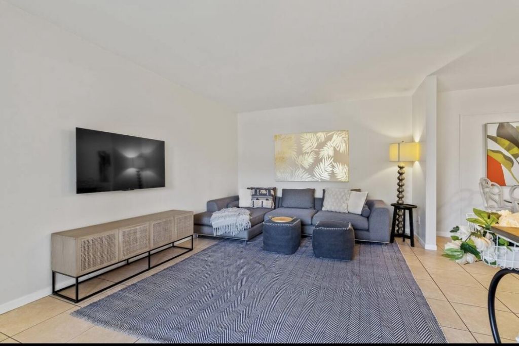 333 SE Martin Avenue, Unit 1-I, Stuart, FL 34996 Photo