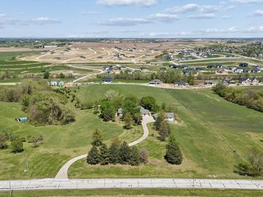 21900 W Angus Road, Gretna, NE 68028