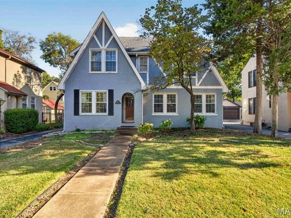 8386 Big Bend Boulevard , Webster Groves, MO 63119