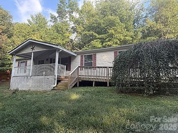 87 Sleepy Forest Drive, Leicester, NC 28748