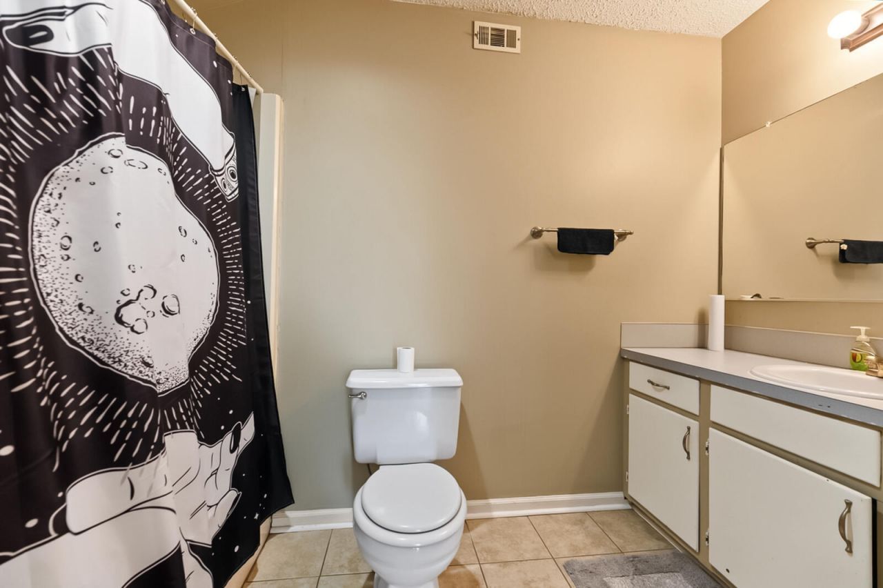 301 Anadale Court Photo 14