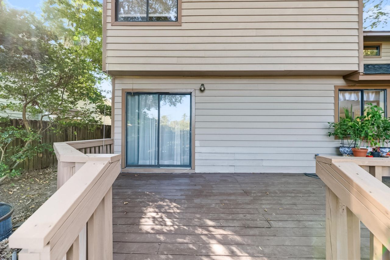 301 Anadale Court Photo 25