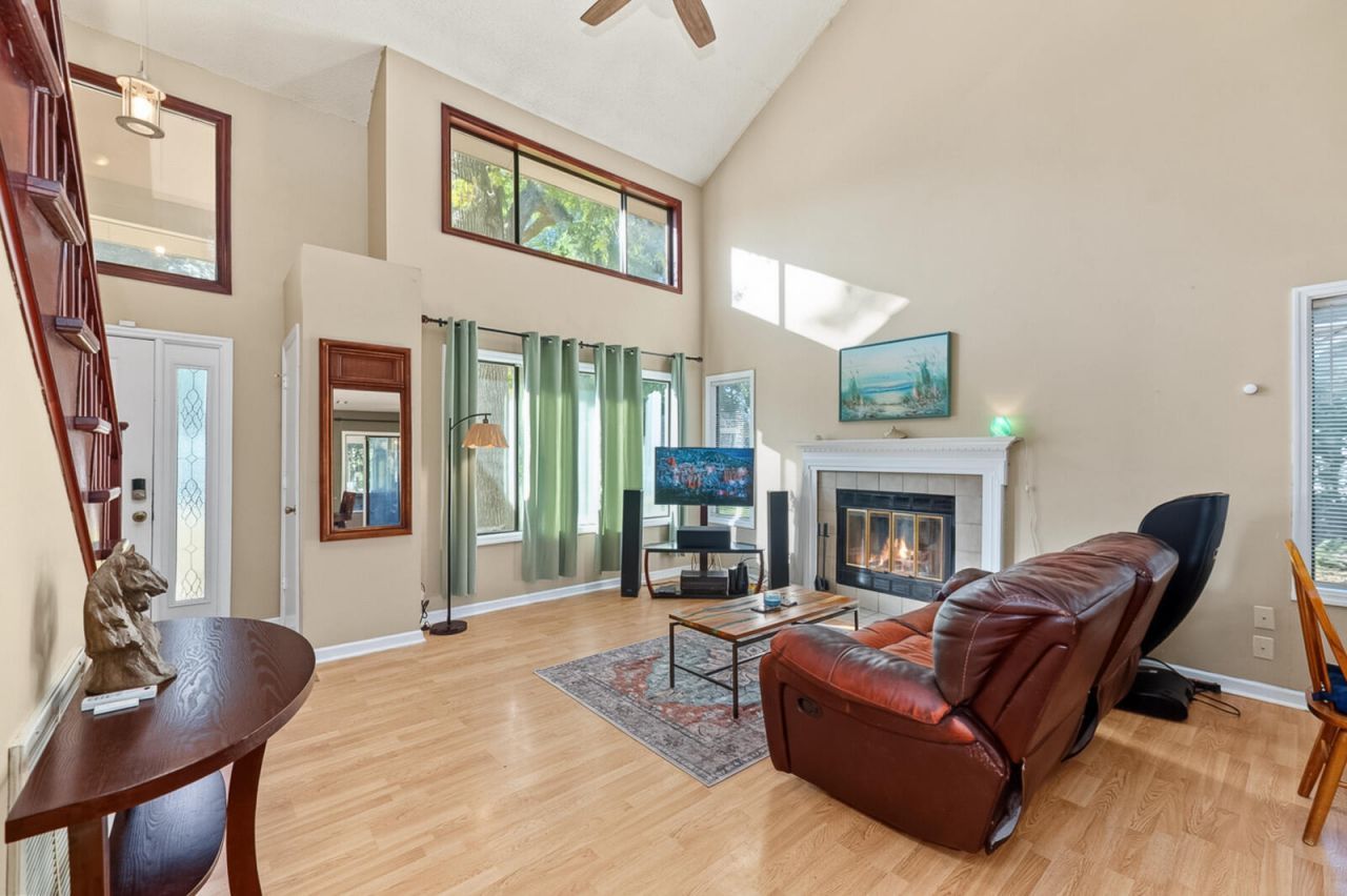 301 Anadale Court Photo 5