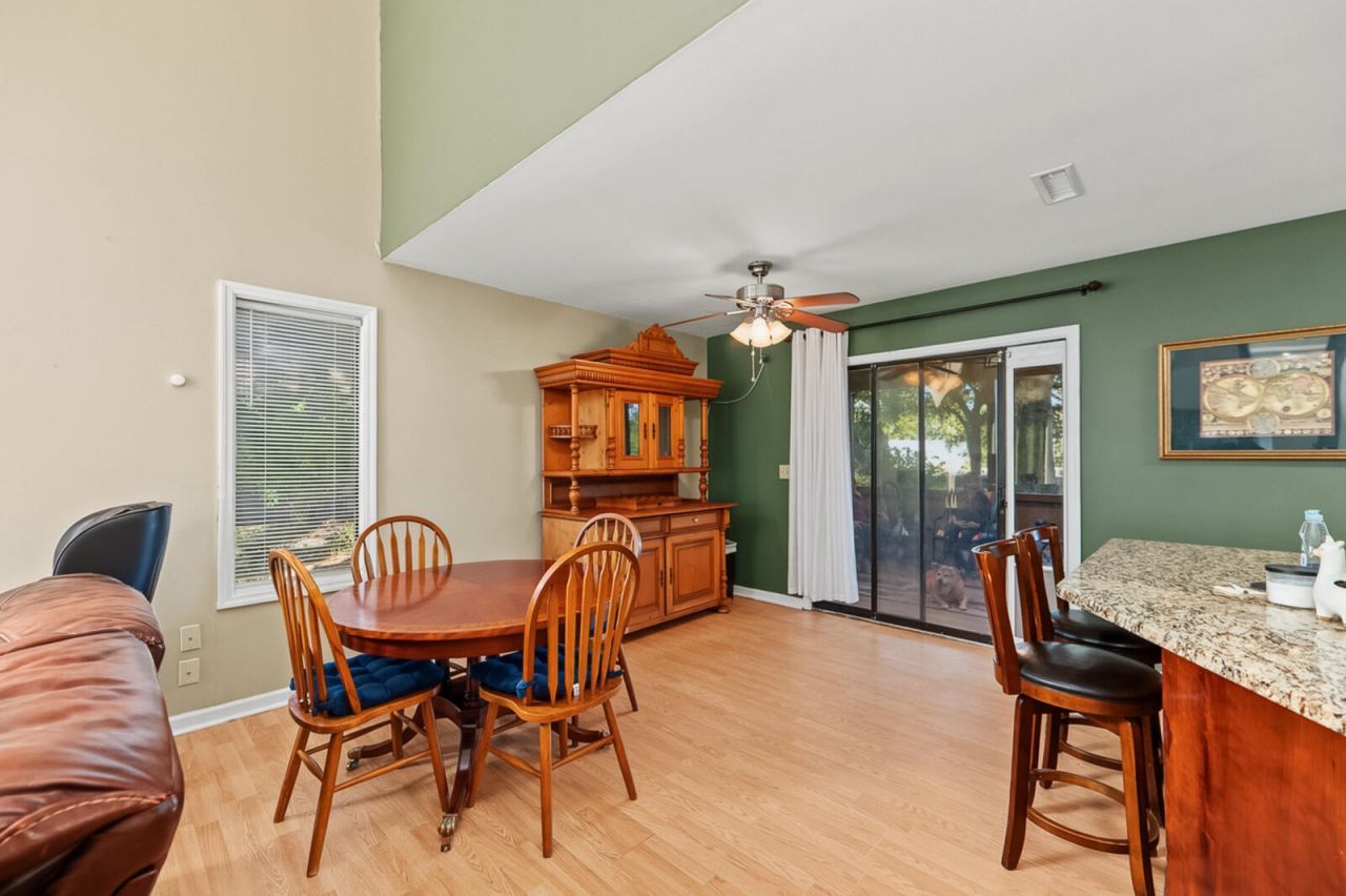 301 Anadale Court Photo 8