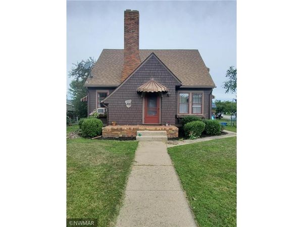 201 Lincoln Avenue W, Karlstad, MN 56732