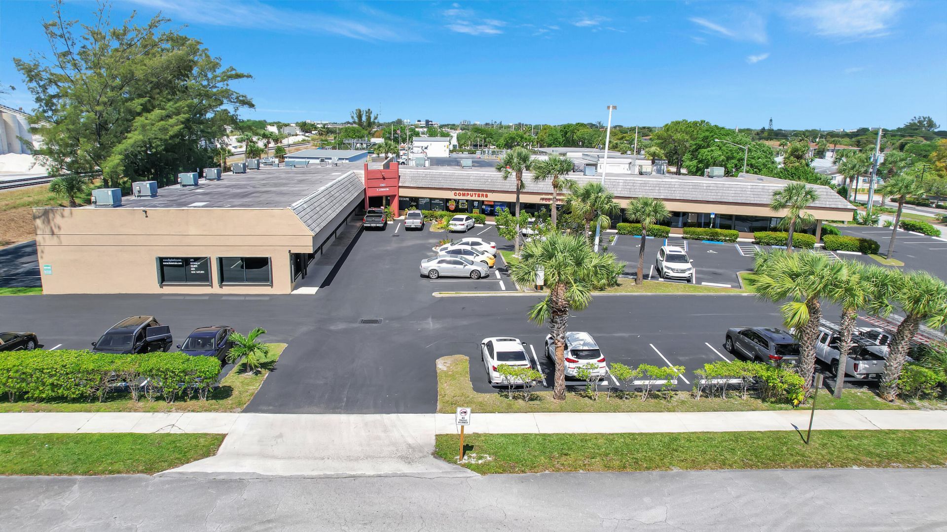 1001 W Jasmine Drive, Unit M, Lake Park, FL 33403 Photo