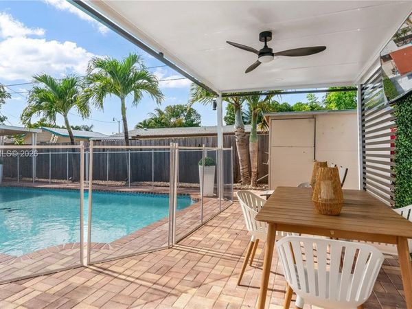 1421 NE 31st Ct , Pompano Beach, FL 33064