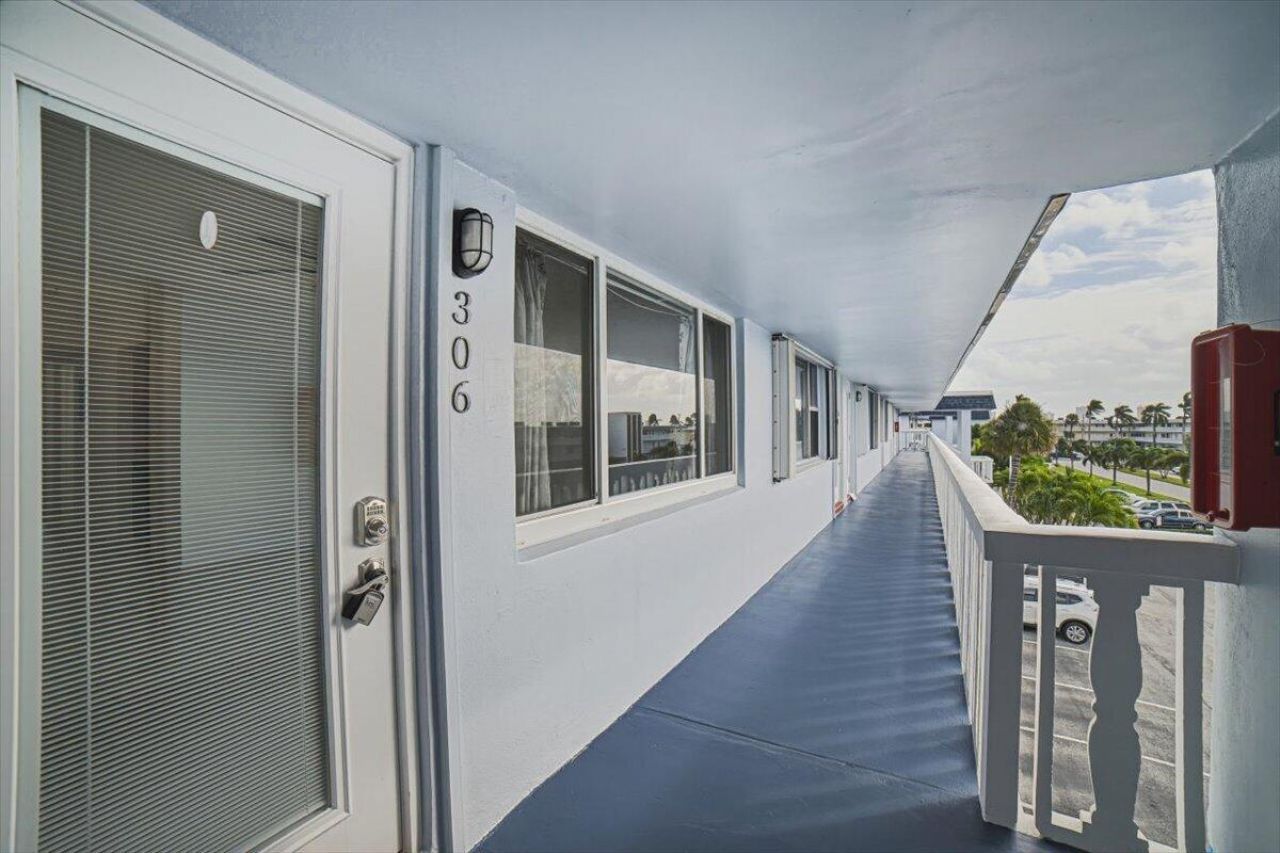 131 Doolen Court, Unit 306, North Palm Beach, FL 33408 Photo