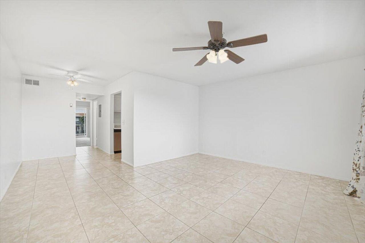 131 Doolen Court, Unit 306, North Palm Beach, FL 33408 Photo