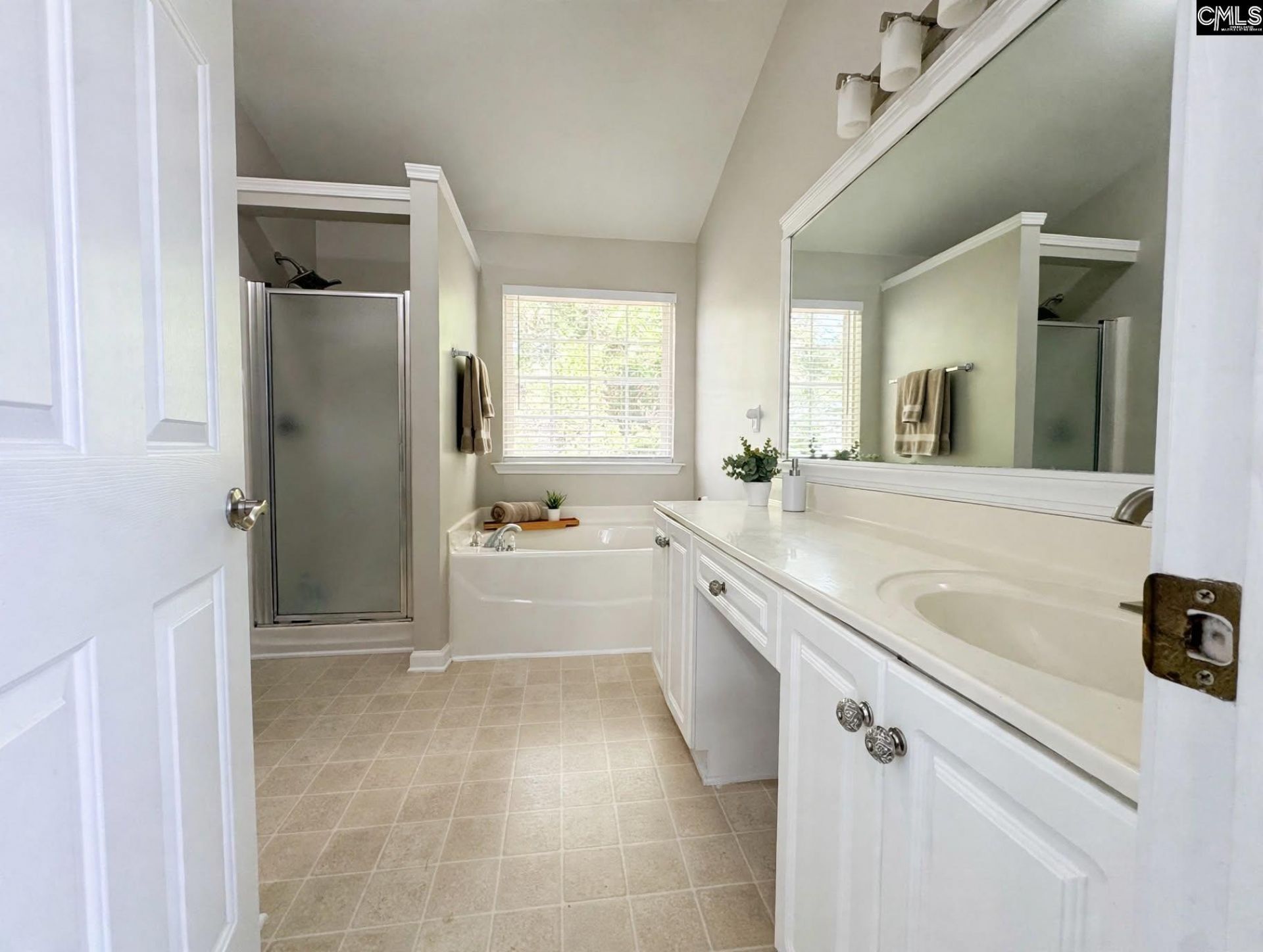 200 Austree Drive  Photo 15