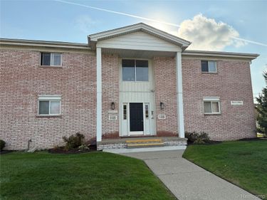 21542 Saint Gertrude Street , Unit #6, St Clair Shores, Mi 48081