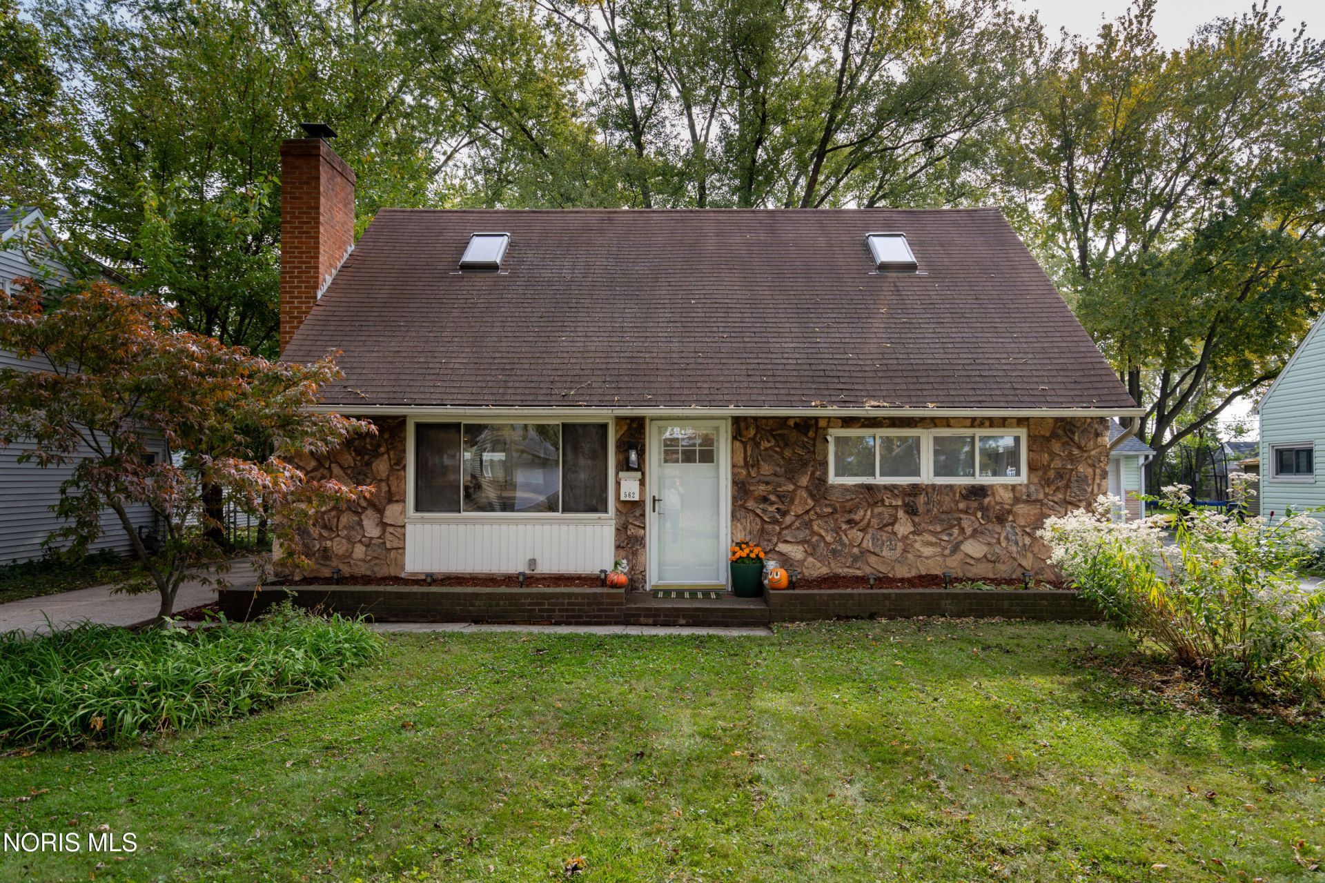 562 Garfield Drive, Perrysburg, OH 43551 Main Photo