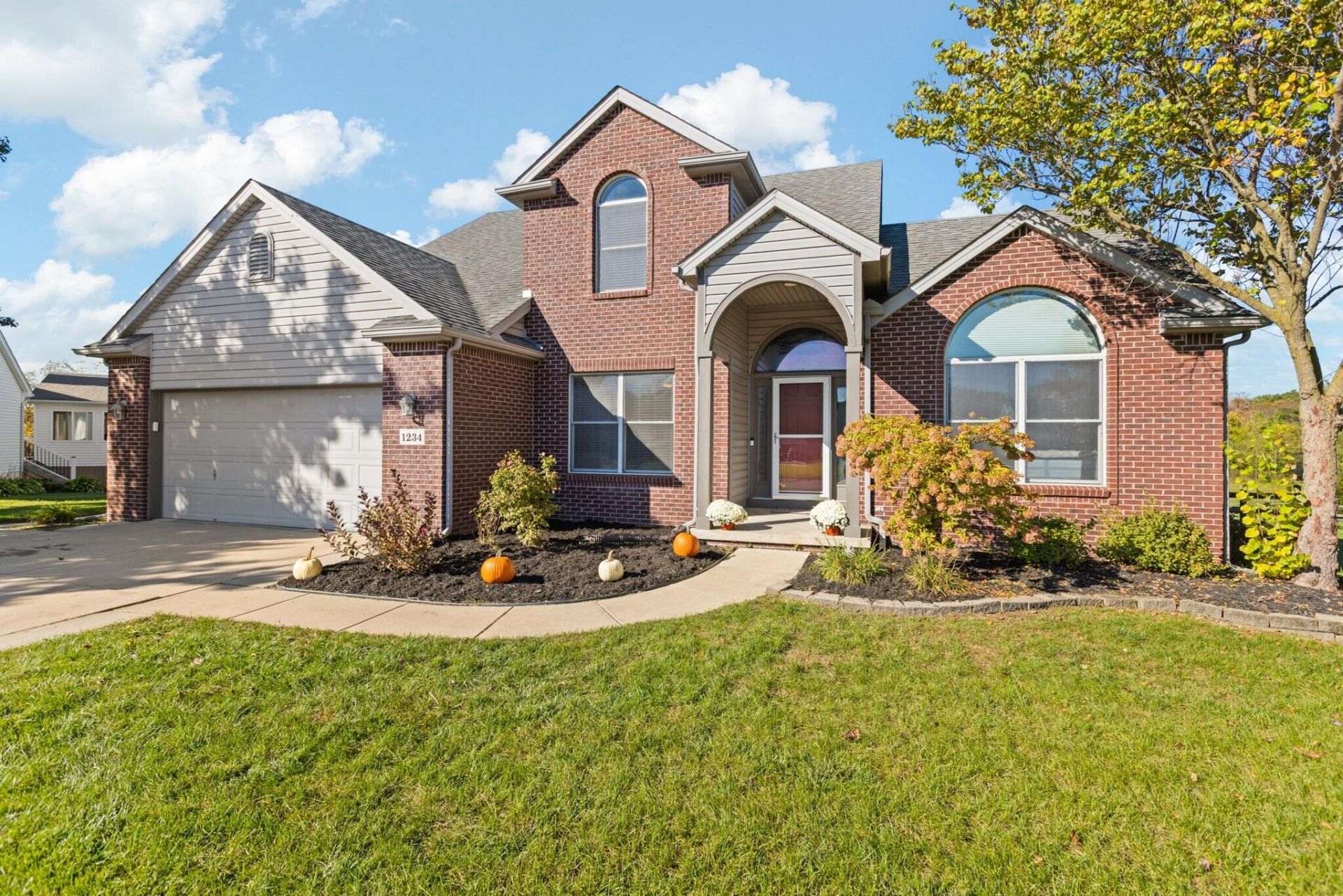 1234 Hackman Drive, Temperance, MI 48182 Main Photo