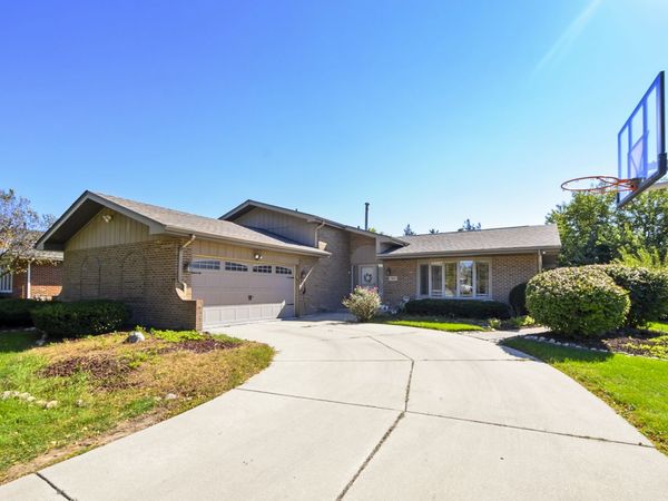 7413 W 157th Street , Orland Park, IL 60462
