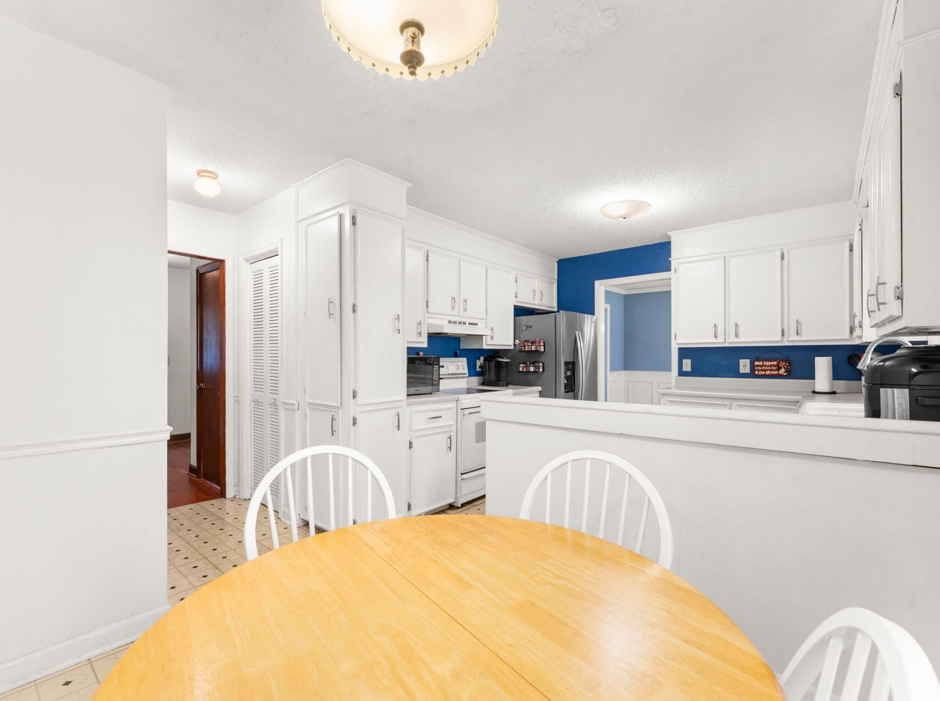 107 Dunbury Drive Photo 10