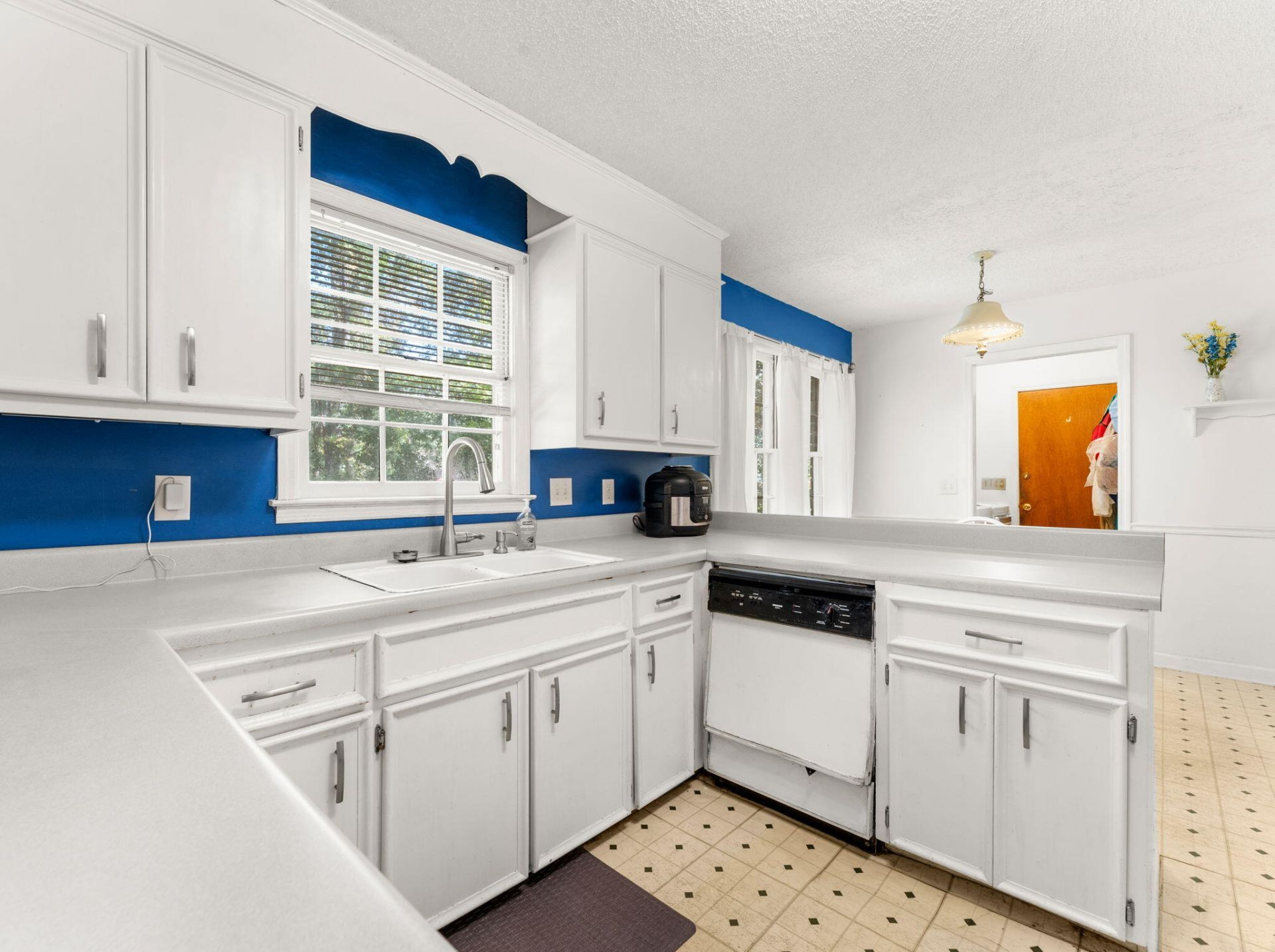 107 Dunbury Drive Photo 13