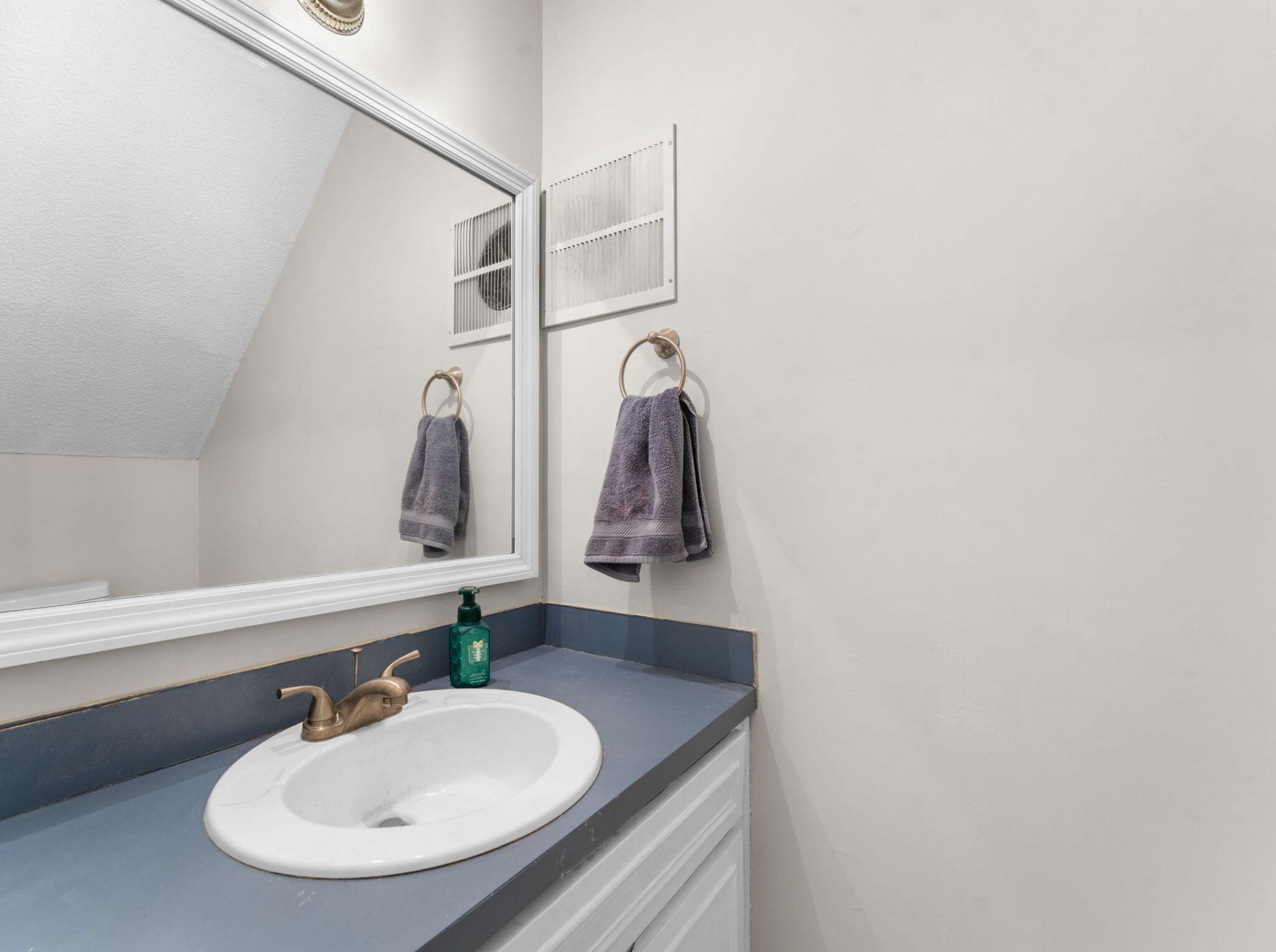 107 Dunbury Drive Photo 14