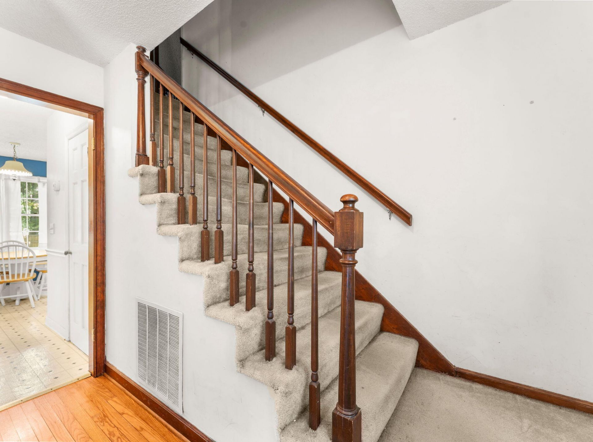 107 Dunbury Drive Photo 16