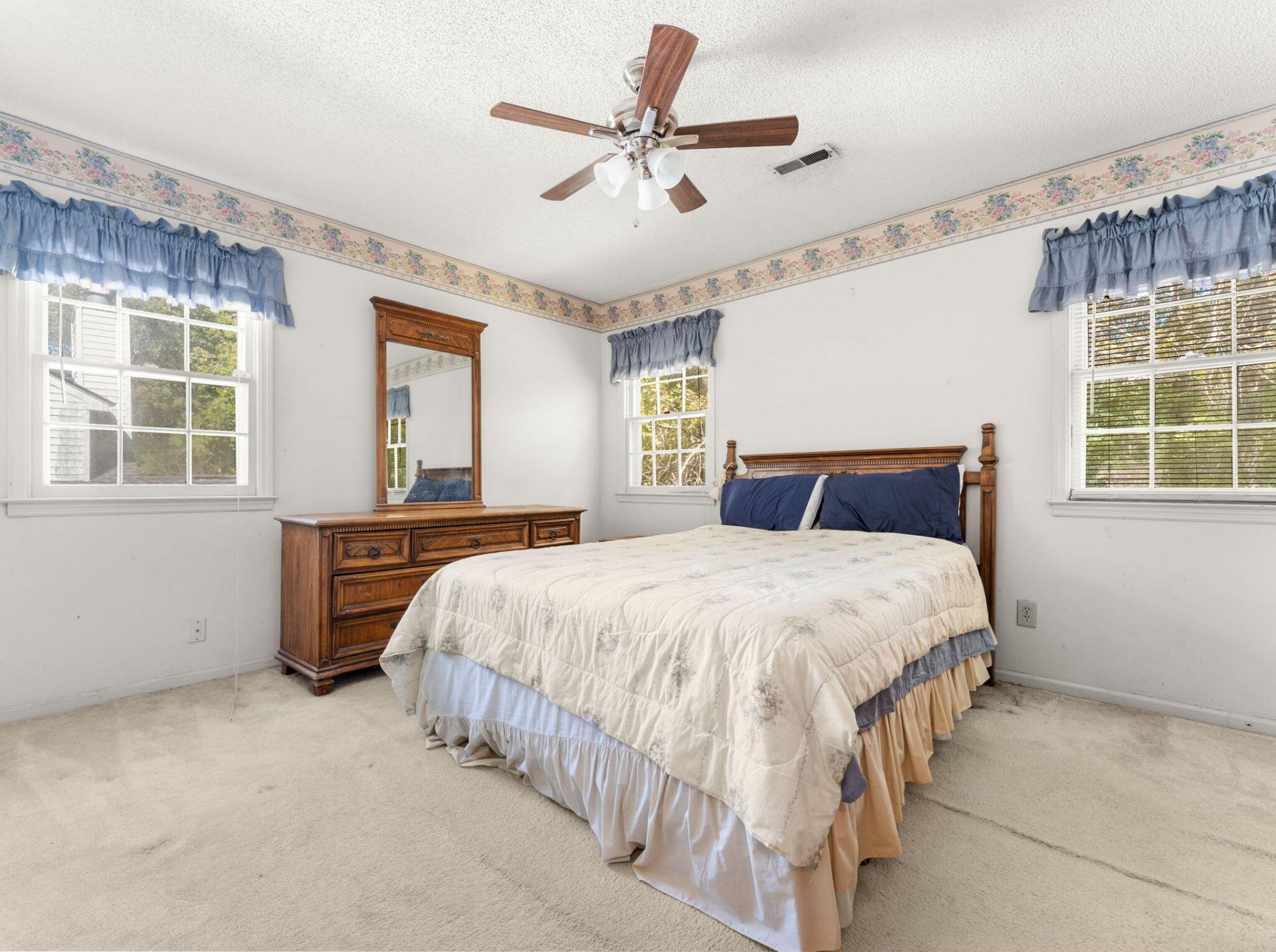 107 Dunbury Drive Photo 17