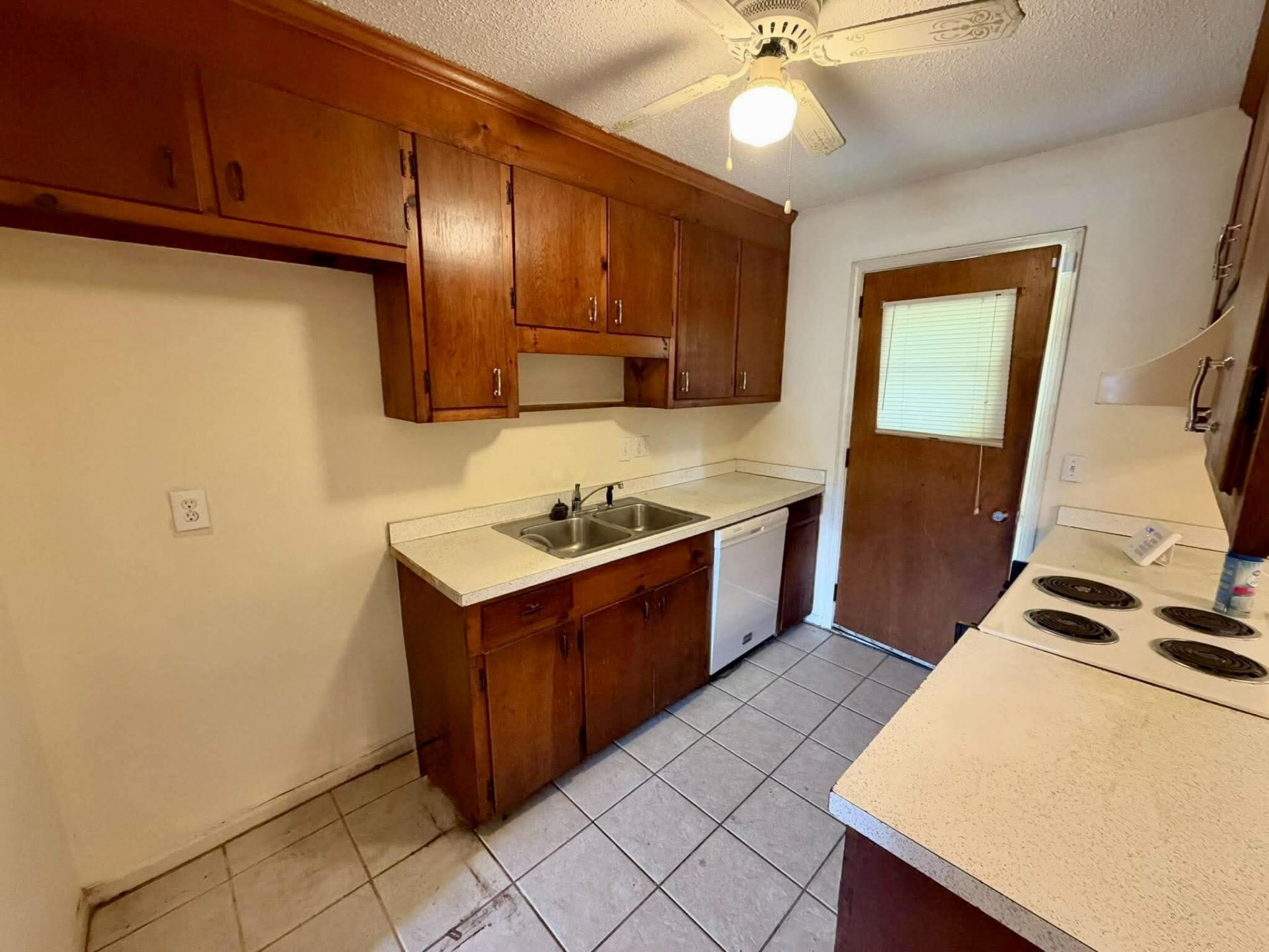 135 Parkwood Drive Photo 11