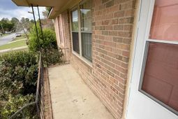 135 Parkwood Drive photo 4