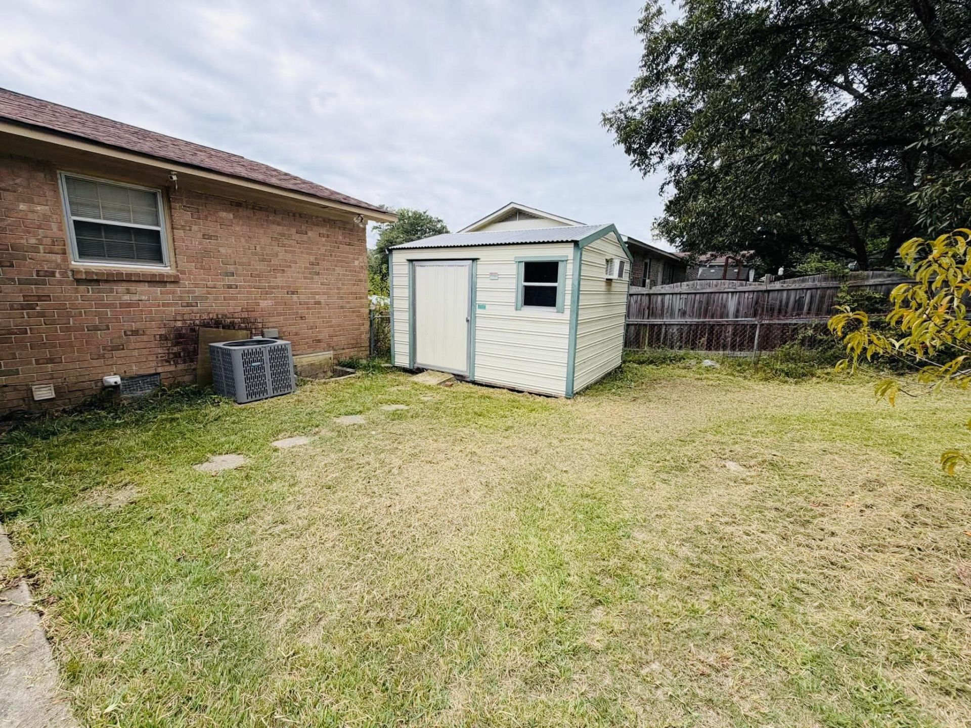 135 Parkwood Drive Photo 5