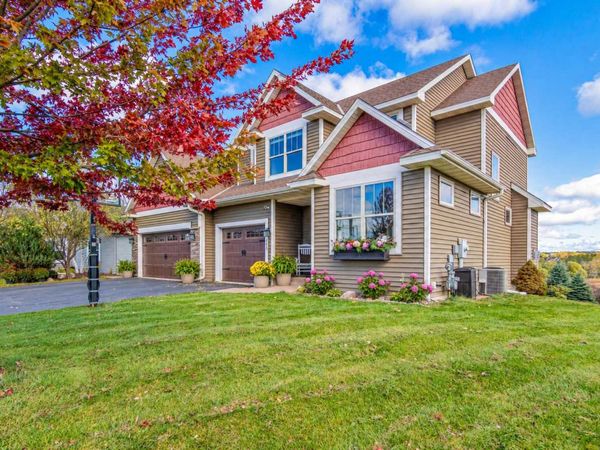 643 Parkside Court , Eagan, MN 55123