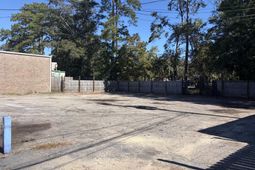 5522 Rivers Avenue  photo 4