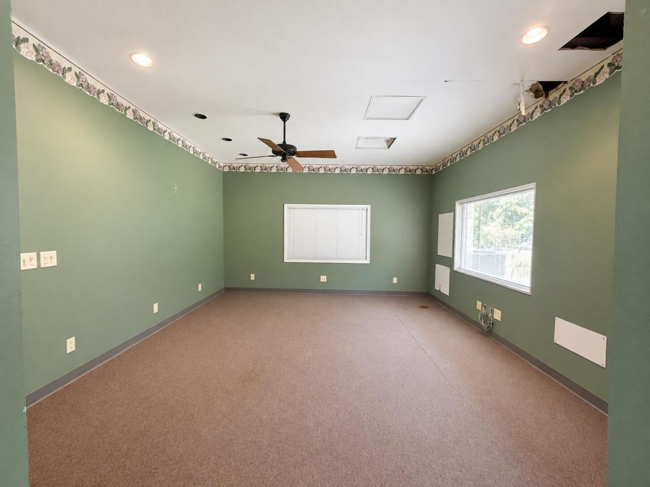 5099 Enterprise Drive  Photo 8